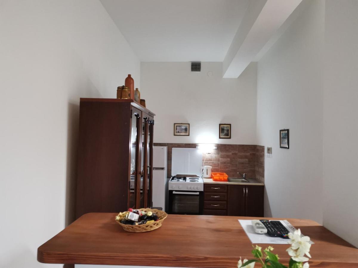 Opus One - Private Parking Apartment